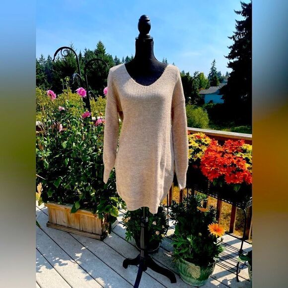 Taupe woven sweater dress - Picture 1 of 6